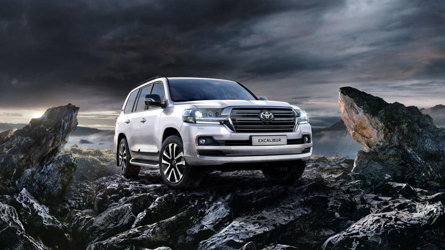  Toyota Land Cruiser 200 Excalibur (UZJ200) 2017 года  (CIS) (фото 7 из 10)